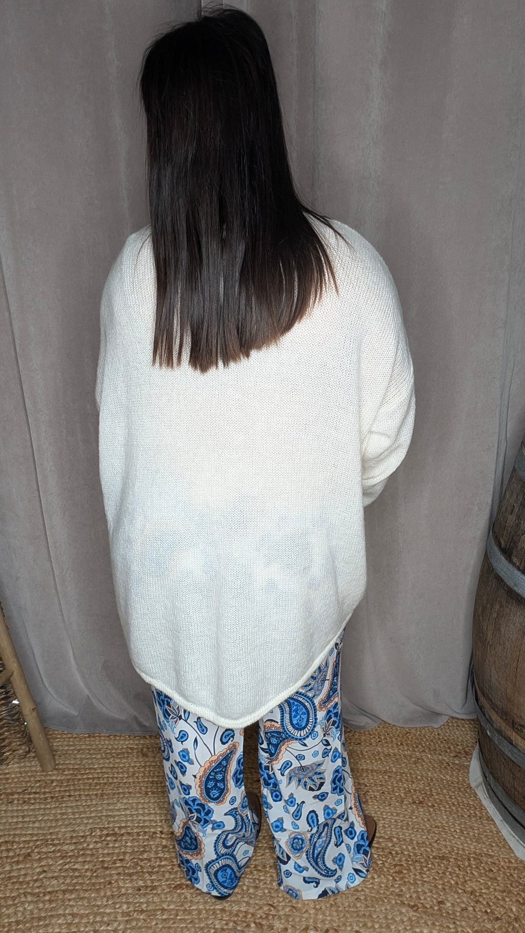 Pull Oversize Col V Écru – Douceur Élégante