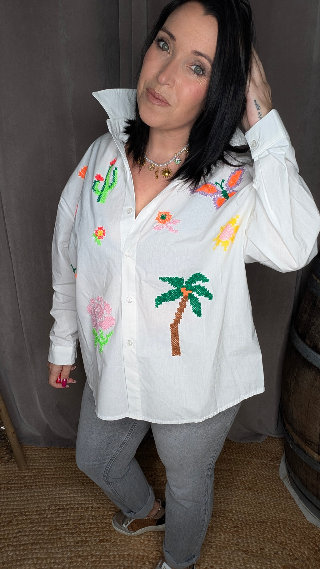 Chemise Blanche Brodée – Esprit Créatif