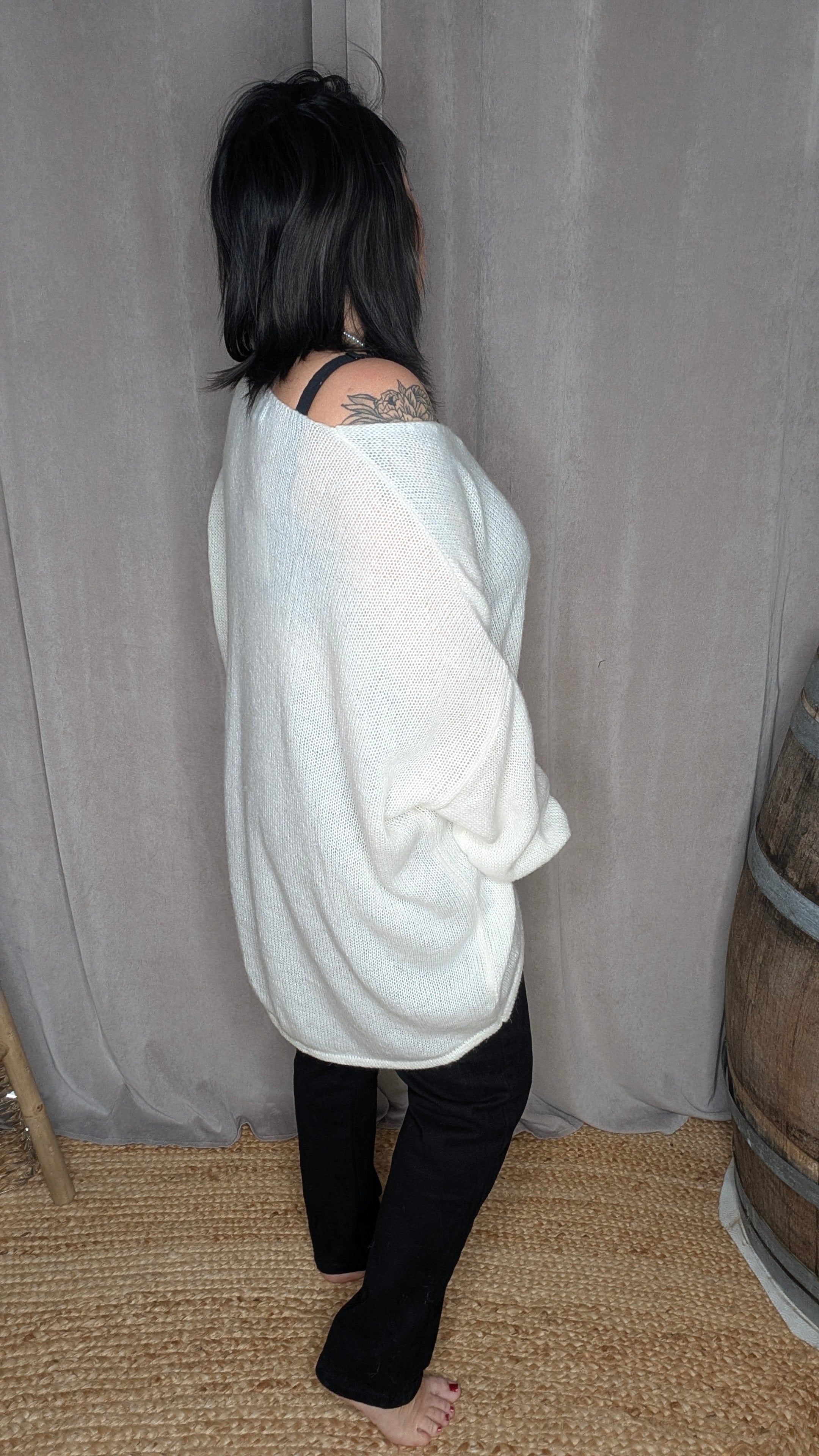 Pull Oversize Col V Écru – Douceur Élégante