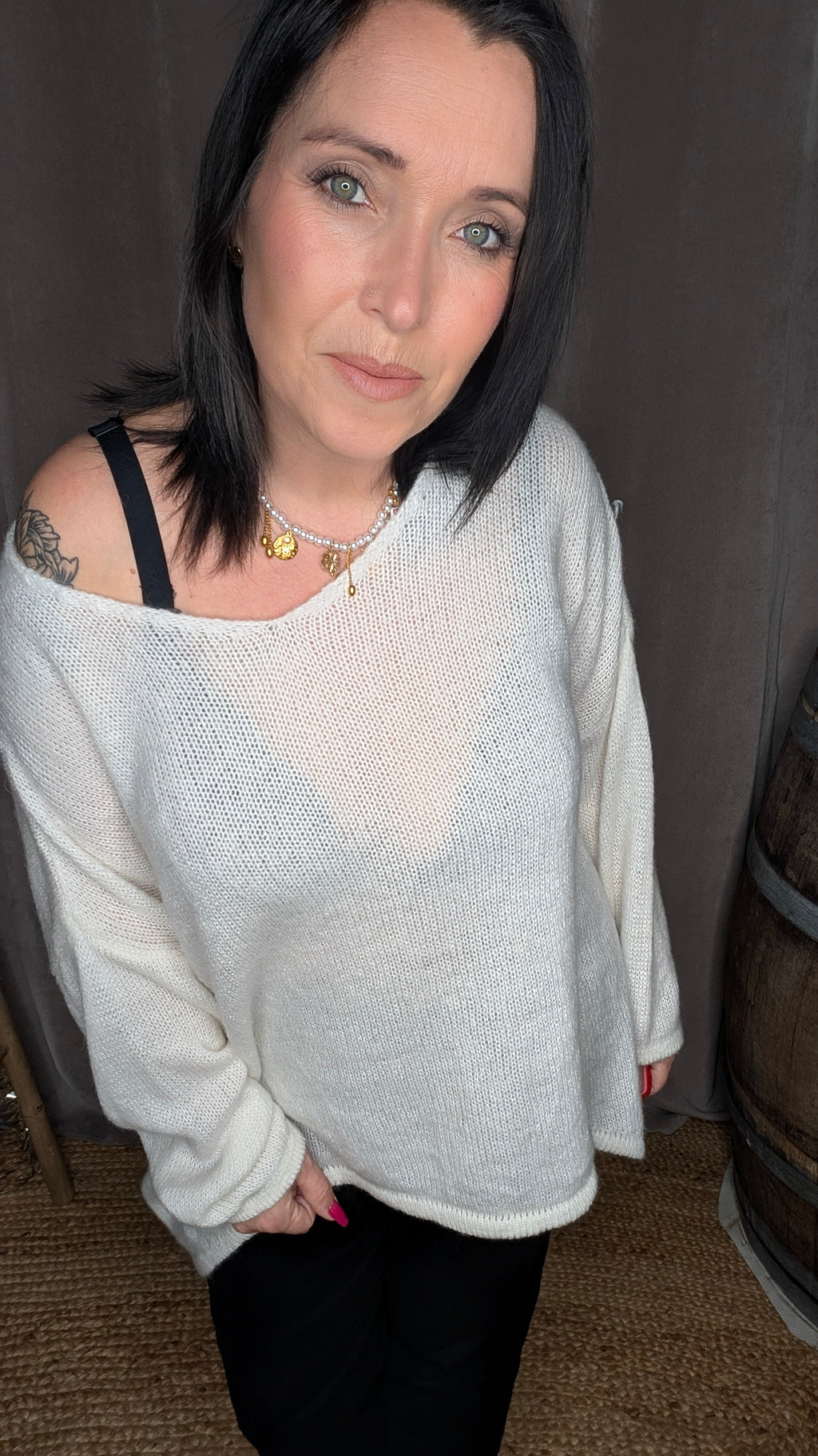 Pull Oversize Col V Écru – Douceur Élégante